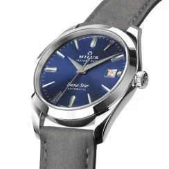 Reloj Milus Watches plata con correa de cuero Snow Star Ice Blue 39MM Automatic