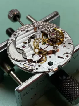 Interesting facts about the Omega 1120 movement