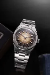 Stříbrné pánské hodinky Nivada Grenchen s ocelový páskem F77 Brown Smoked No Date 68002A77 37MM Automatic