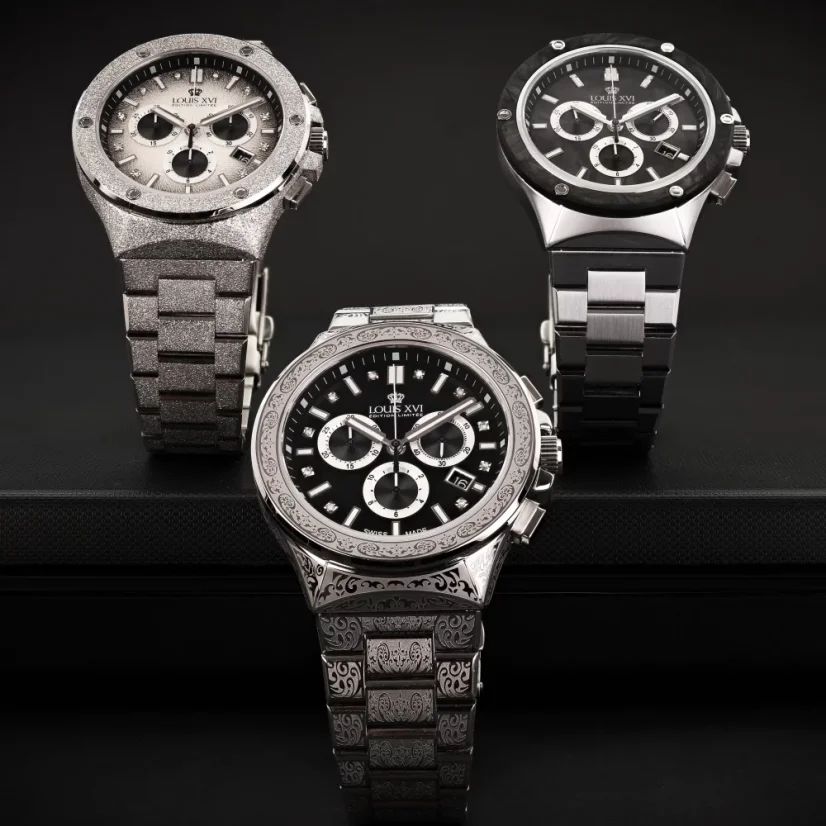 Montre Louis XVI pour homme en argent avec bracelet en acier Frosted Le Monarque 1212 - Silver 42MM