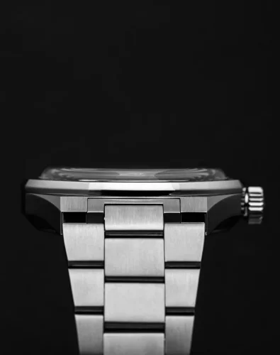 Zilverkleurig herenhorloge van Nivada Grenchen met stalen riem F77 TITANIUM MÉTÉORITE 68008A77 37MM Automatic