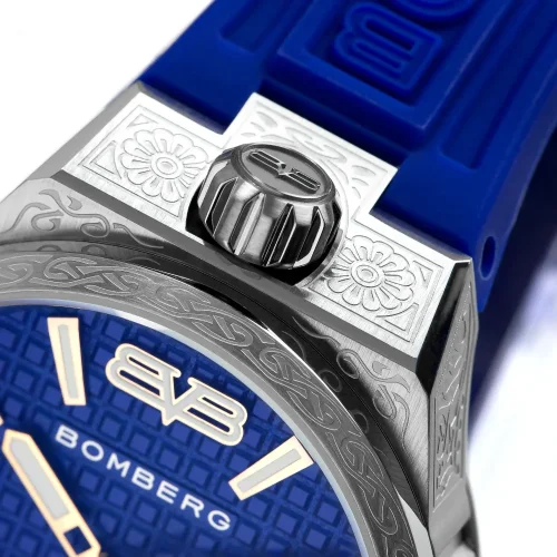 Stříbrné pánské hodinky Bomberg s gumovým páskem MAJESTIC BLUE 43MM Automatic