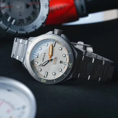 Męski srebrny zegarek Circula Watches z pasem stalowym DiveSport Titan - Grey / Black DLC Titanium 42MM Automatic