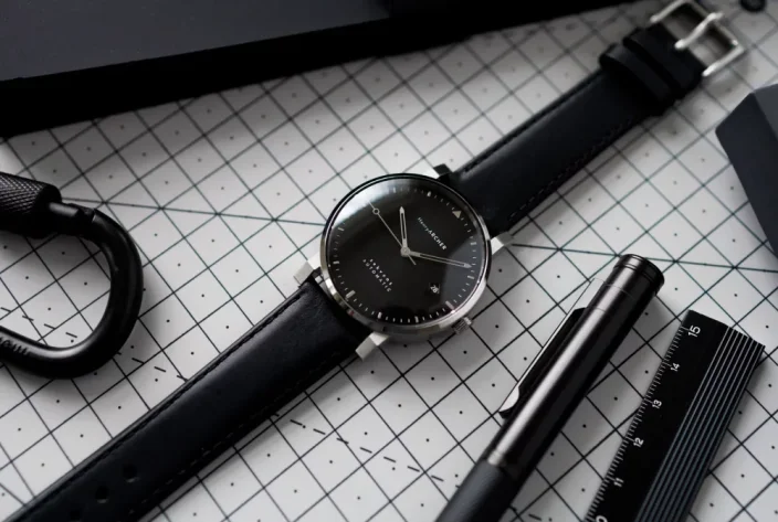 Zilverkleurig herenhorloge van Henryarcher Watches met leren band Sekvens - Dunkel 40MM Automatic