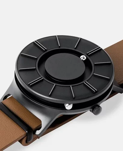 Reloj Eone en color negro con correa de cuero Bradley Apex Leather Tan - Black 40MM
