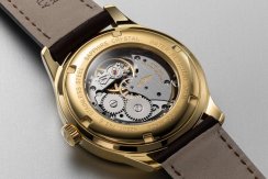 Zlaté pánské hodinky Delbana s koženým páskem Recordmaster Mechanical Black / Gold 40MM
