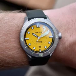 Relógio Circula Watches prata para homens com pulseira de borracha DiveSport Titan - Madame Jeanette / Black DLC Titanium 42MM Automatic