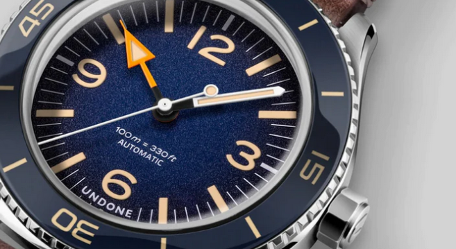 Relógio Undone Watches prata para homem com pulseira de couro Basecamp Classic Blue 40MM Automatic