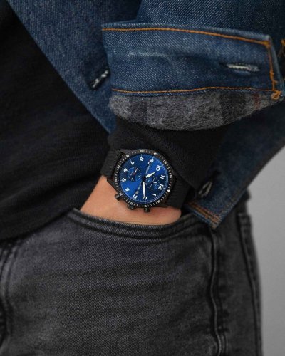 Czarny męski zegarek Vincero ze stalowym paskiem The Altitude Matte Black/Cobalt 43MM