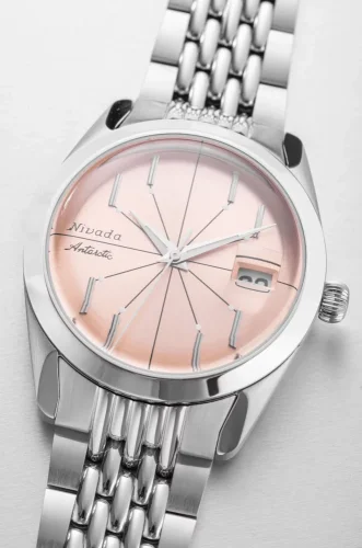 Reloj Nivada Grenchen plata de caballero con correa de acero Antarctic Spider Salmon Date 32042A04 38MM Automatic