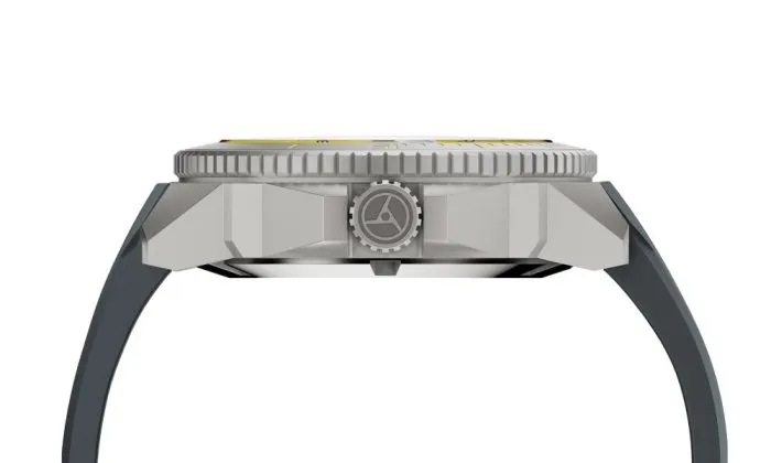 Zilverkleurig herenhorloge van Circula Watches met een rubberen band DiveSport Titan - Madame Jeanette / Hardened Titanium 42MM Automatic