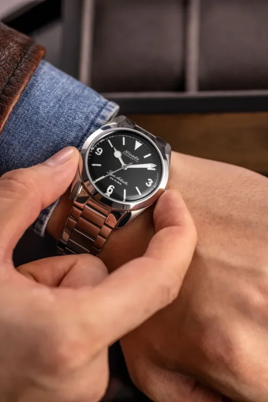 Stříbrné pánské hodinky Nivada Grenchen s koženým páskem Super Antarctic 3.6.9 Black No Vintage Effect 32039A14 38MM Automatic