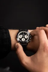 Reloj About Vintage plateado para hombre con correa de acero Racing Chronograph 1960 Black 40MM