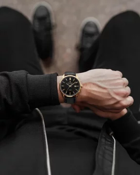 Sur quelle main porter la montre ?