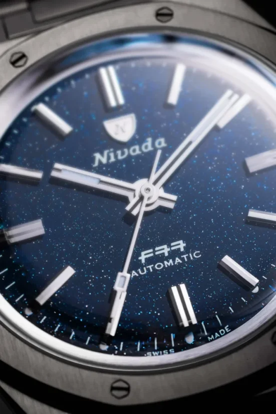 Męski srebrny zegarek Nivada Grenchen ze stalowym paskiem F77 TITANIUM DARK BLUE AVENTURINE 68018A77 37MM Automatic