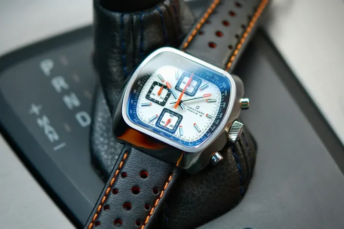 Herrenuhr aus Silber Straton Watches mit Ledergürtel Speciale White Panda 42MM