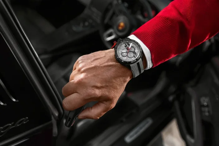 Relógio Bomberg Watches preto para homem com elástico Racing HOCKENHEIM 45MM