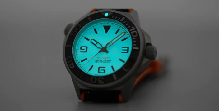 Zilverkleurig herenhorloge van Undone Watches met een rubberen band AquaLume Black / Orange 43MM Automatic