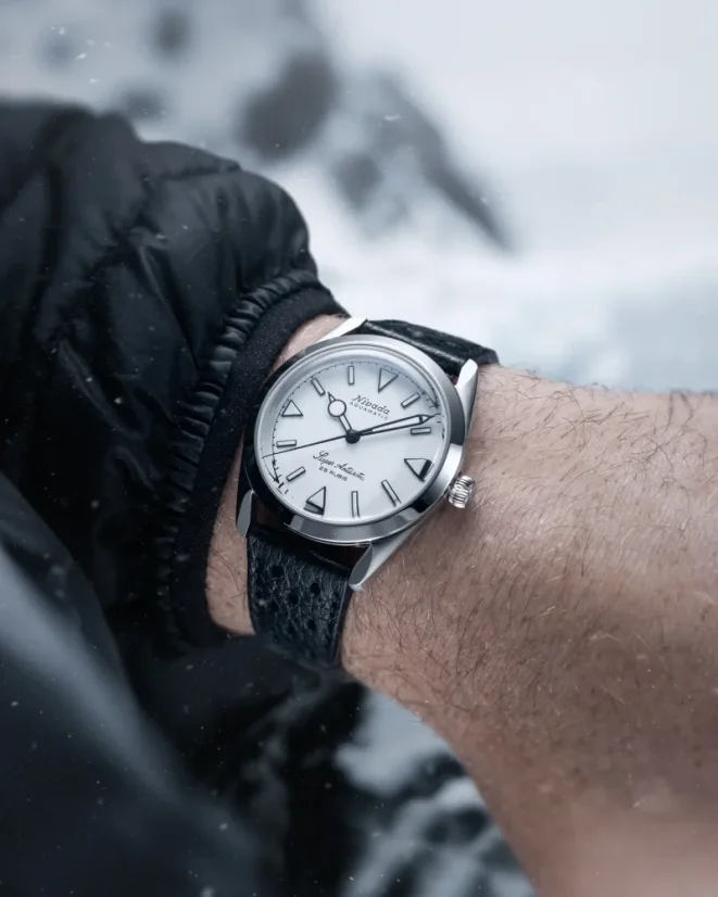 Stříbrné pánské hodinky Nivada Grenchen s ocelovým páskem Super Antarctic White 32065A04 38MM Automatic