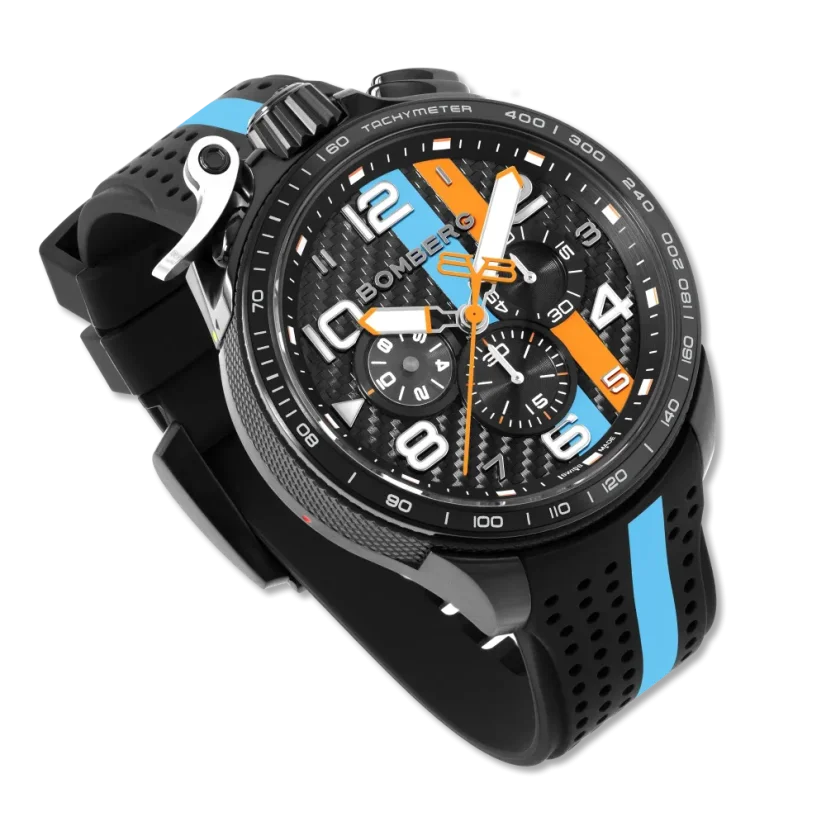 Zwart herenhorloge van Bomberg Watches met een rubberen band RACING CARBON MC 45MM