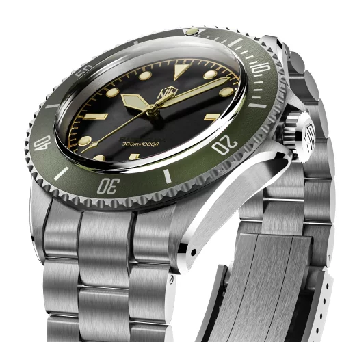 Montre NTH Watches pour homme en argent avec bracelet en acier Barracuda Vintage Legends Series No Date - Green Automatic 40MM