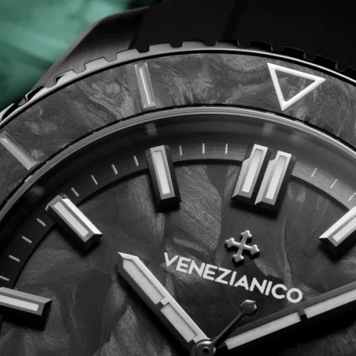 Zwart herenhorloge van Venezianico met rubberen band Nereide Carbonio 4521560 42MM Automatic