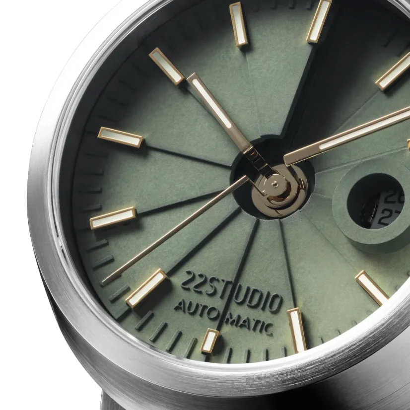 Herrenuhr aus Silber 22Designstudio Watches mit Stahlband Concrete Sport Olive Green 45MM Automati