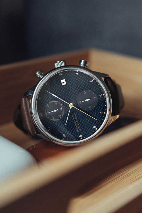 1815／BLUE TURTLE ABOUT VINTAGE　クロノグラフ　青 Men's silver About Vintage watch with genuine leather belt