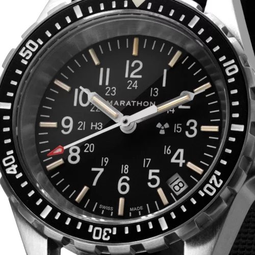 Srebrny srebrny zegarek Marathon Watches ze stalowym paskiem Medium Diver's Quartz 36MM