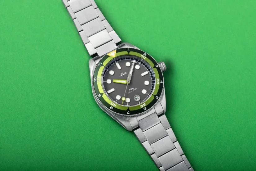 Strieborné pánske hodinky UBIQ s oceľovým pásikom DUAL - APPLESOUR 39MM Automatic