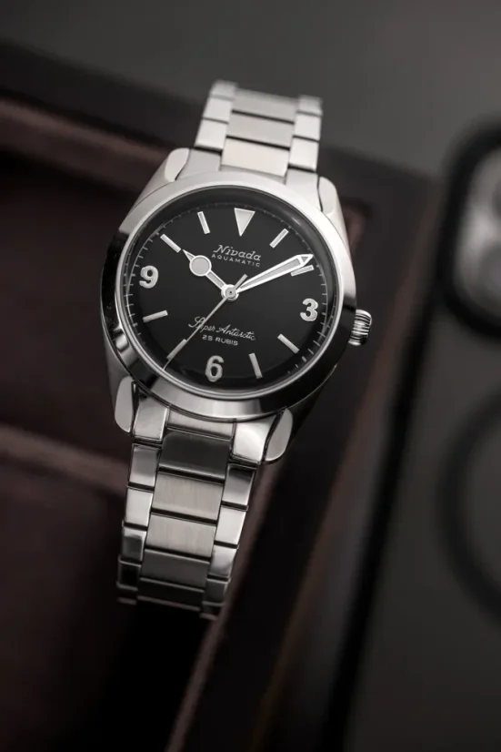 Stříbrné pánské hodinky Nivada Grenchen s ocelovým páskem Super Antarctic 3.6.9 Black No Vintage Effect 32039A20 38MM Automatic