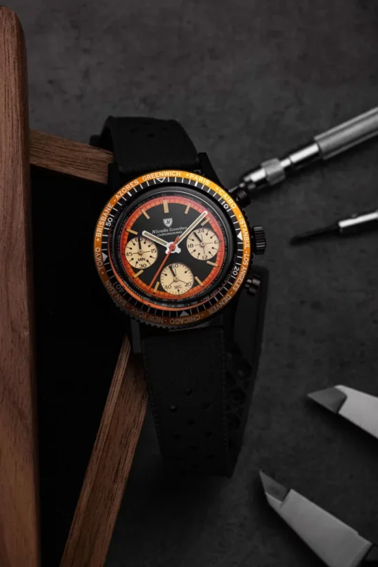 Zwart herenhorloge van Nivada Grenchen met leren riem Chronoking Mecaquartz Black 87041Q10 38MM