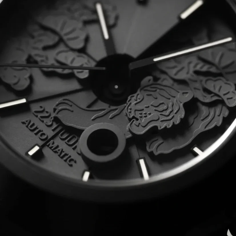 Černé pánské hodinky 22Designstudio Watches s koženým páskem Black Dragon 45MM Automatic