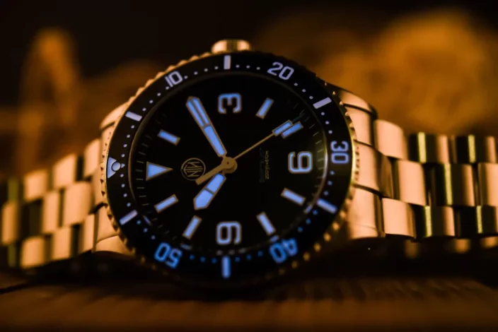 Relógio NTH Watches de prata para homem com pulseira de aço 2K1 Subs Swiftsure With Date - Black Automatic 43,7MM