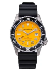 Zilverkleurig herenhorloge van Momentum Watches met een rubberen band M20 DSS Diver Black Hyper Rubber Yellow 42MM