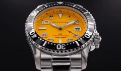 Męski srebrny zegarek Momentum Watches ze stalowym paskiem M20 DSS Diver Yellow 42MM